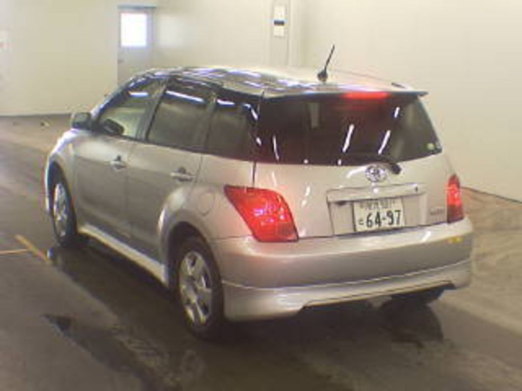 2004 Toyota ist