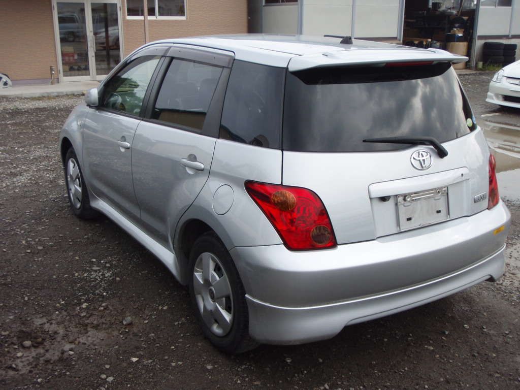 2004 Toyota ist