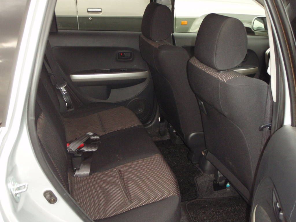 2004 Toyota ist