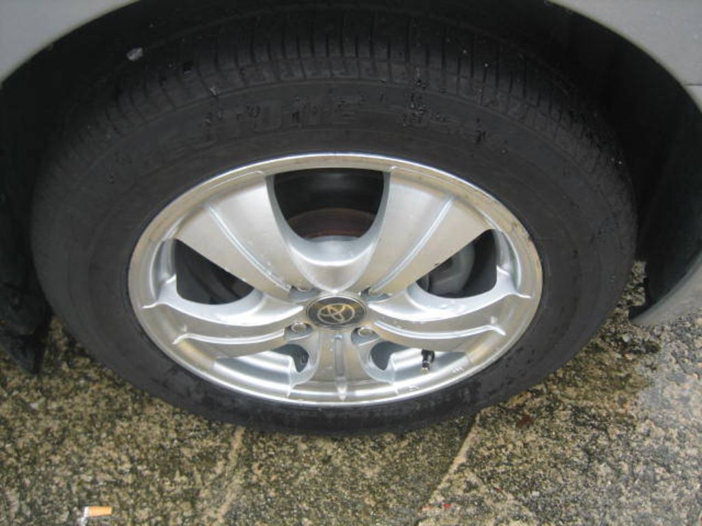 2004 Toyota ist