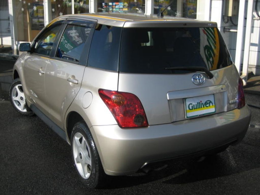 2004 Toyota ist