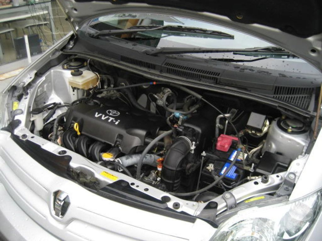 2004 Toyota ist