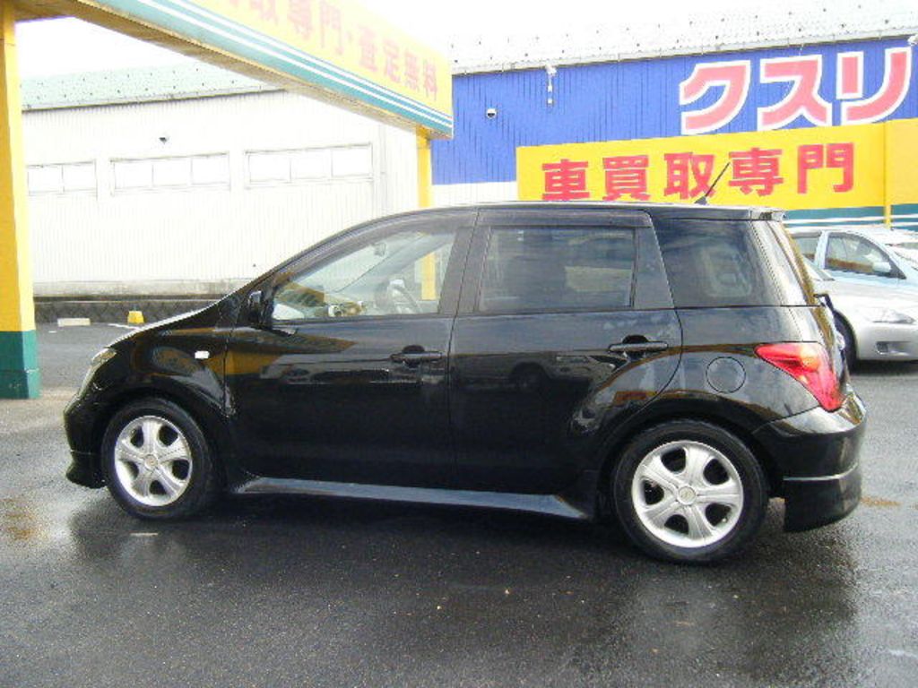 2004 Toyota ist