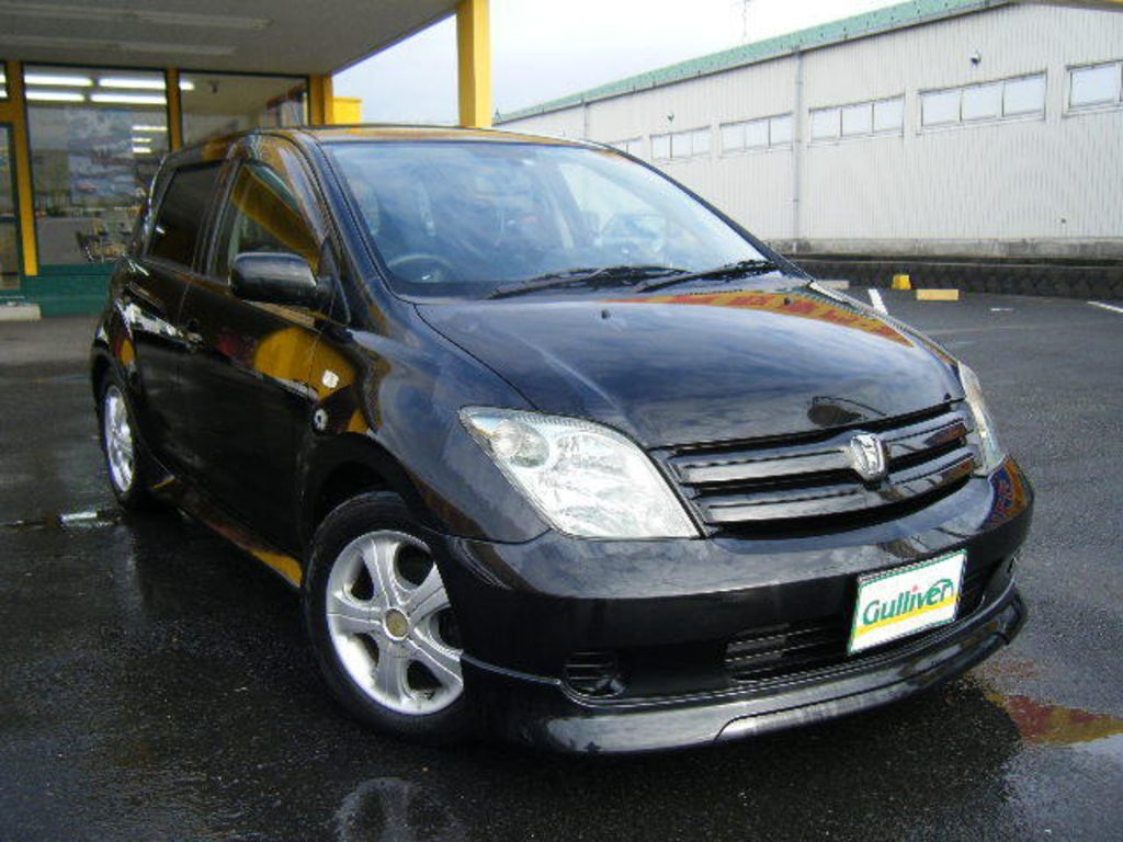 2004 Toyota ist