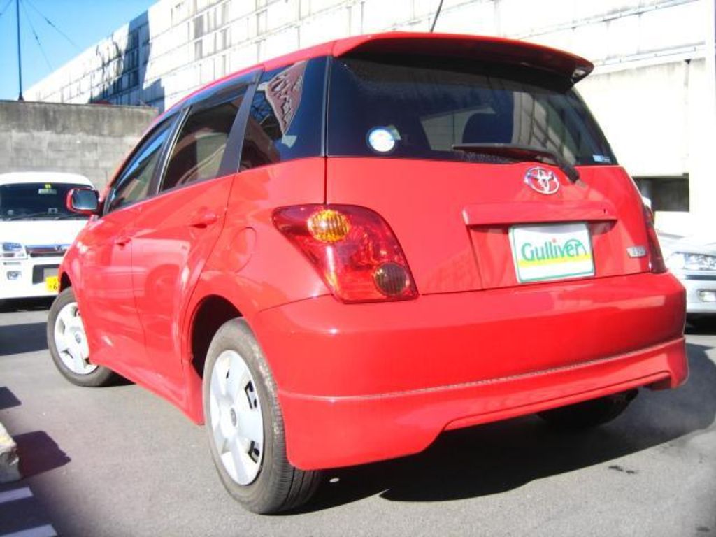 2004 Toyota ist