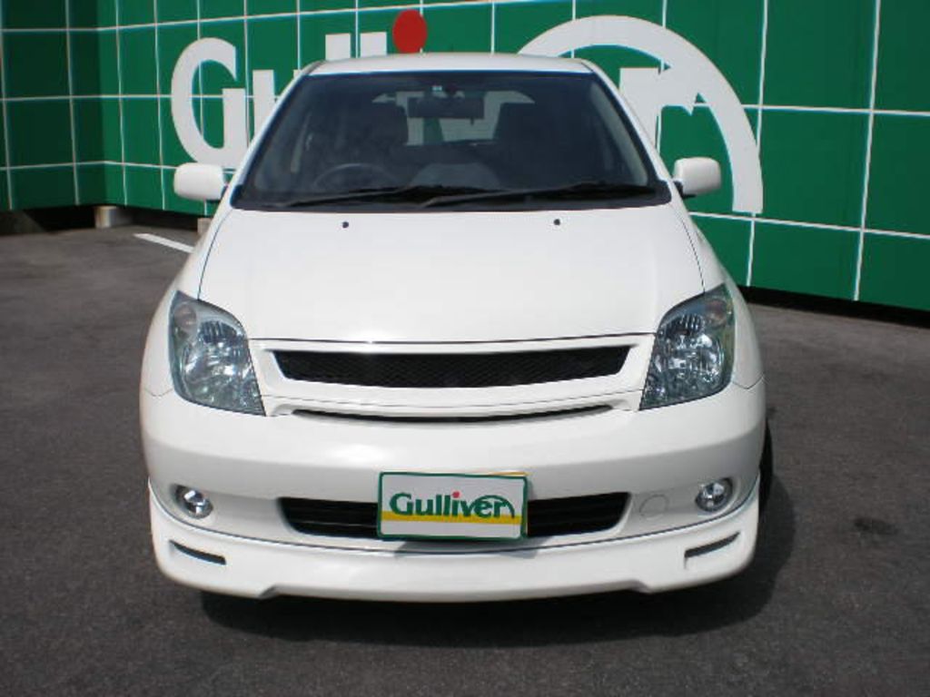 2004 Toyota ist