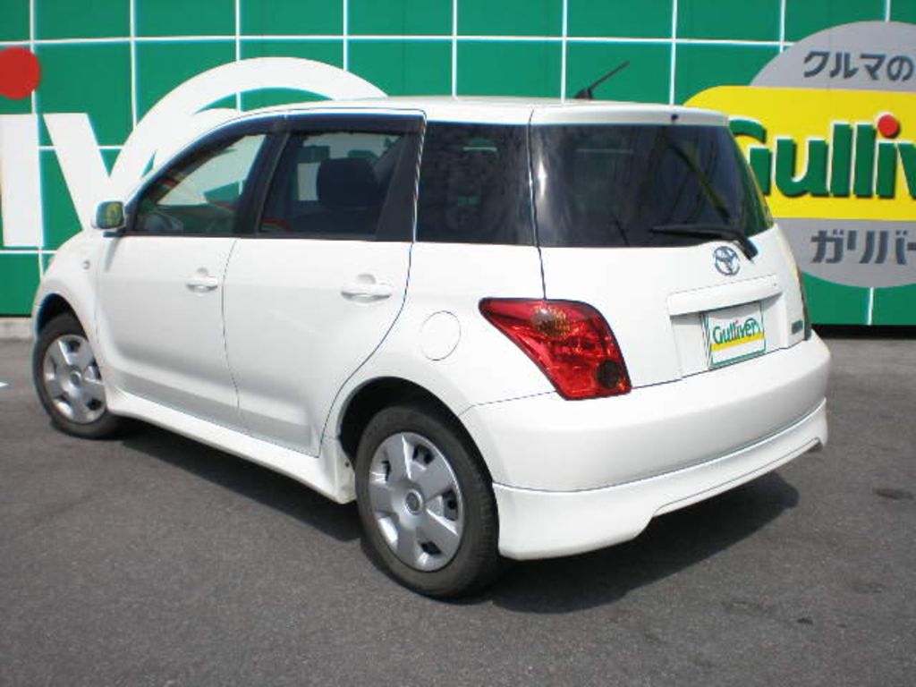 2004 Toyota ist