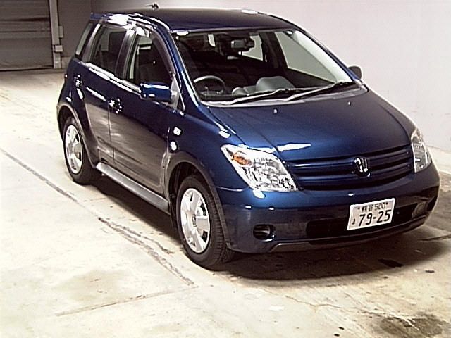 2004 Toyota ist