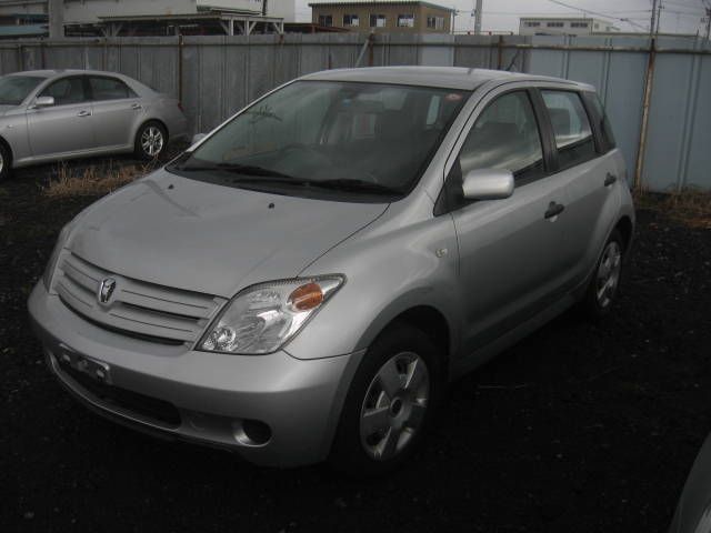 2004 Toyota ist