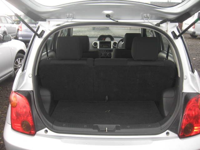 2004 Toyota ist