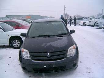2004 Toyota ist