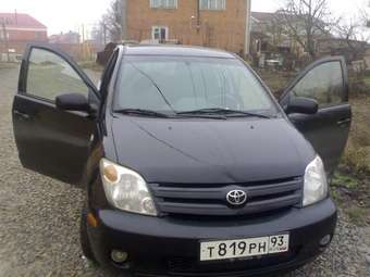 2004 Toyota ist