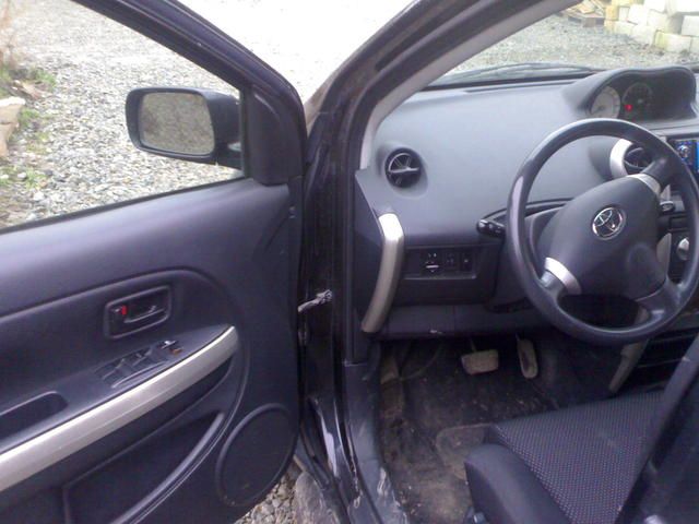 2004 Toyota ist