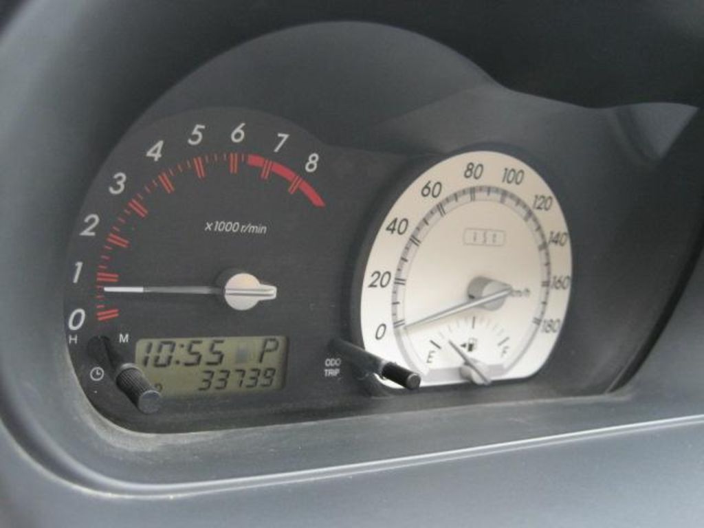 2004 Toyota ist