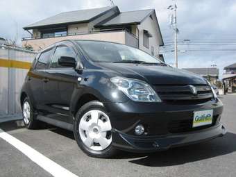 2004 Toyota ist