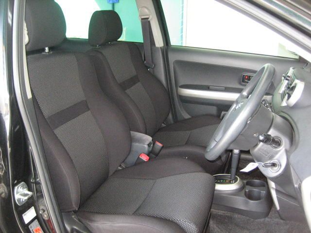 2004 Toyota ist