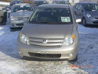 2004 Toyota ist