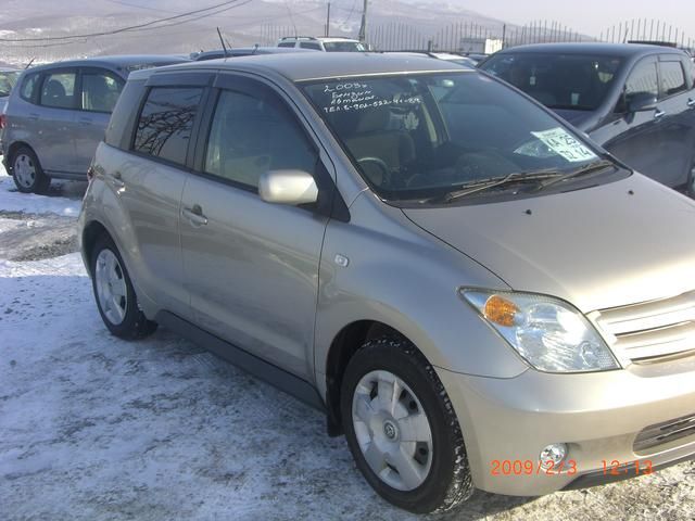 2004 Toyota ist