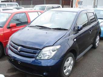 2004 Toyota ist