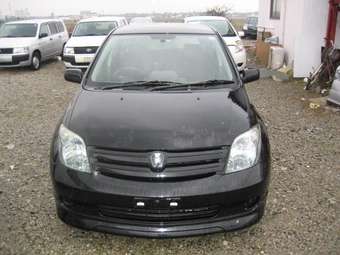 2004 Toyota ist