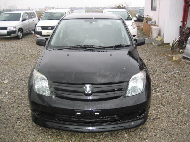 2004 Toyota ist
