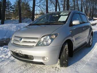 2004 Toyota ist