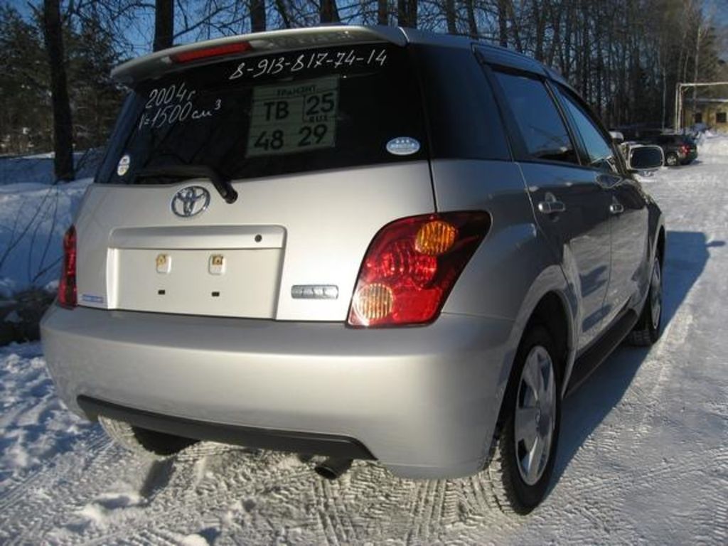 2004 Toyota ist