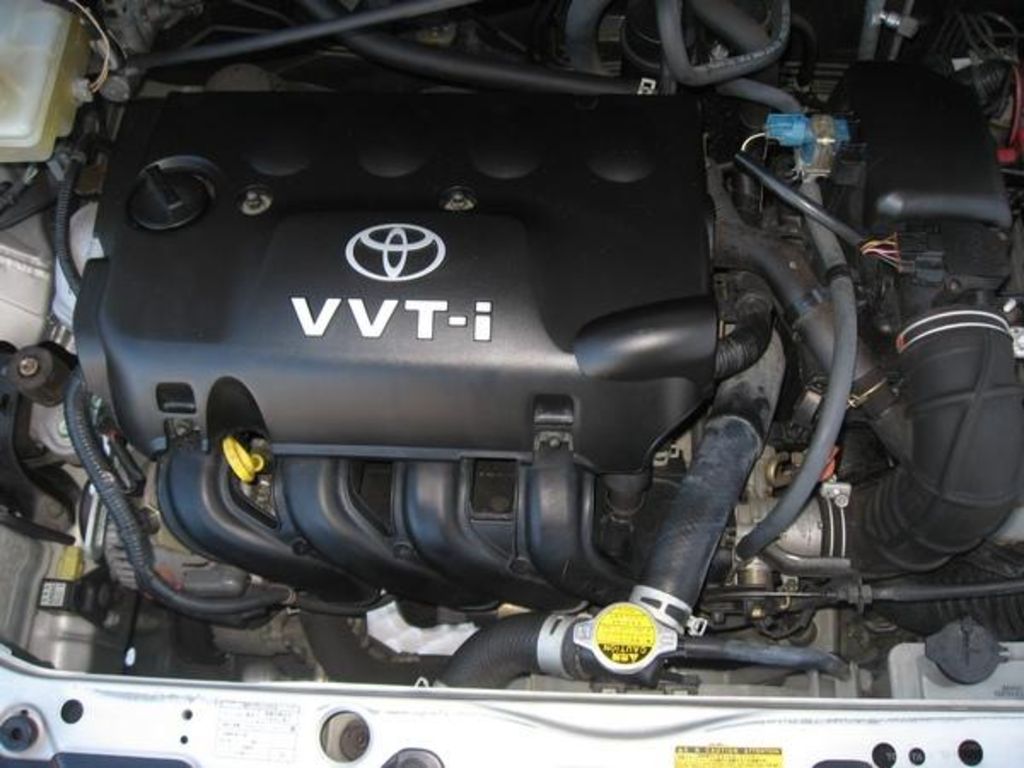 2004 Toyota ist