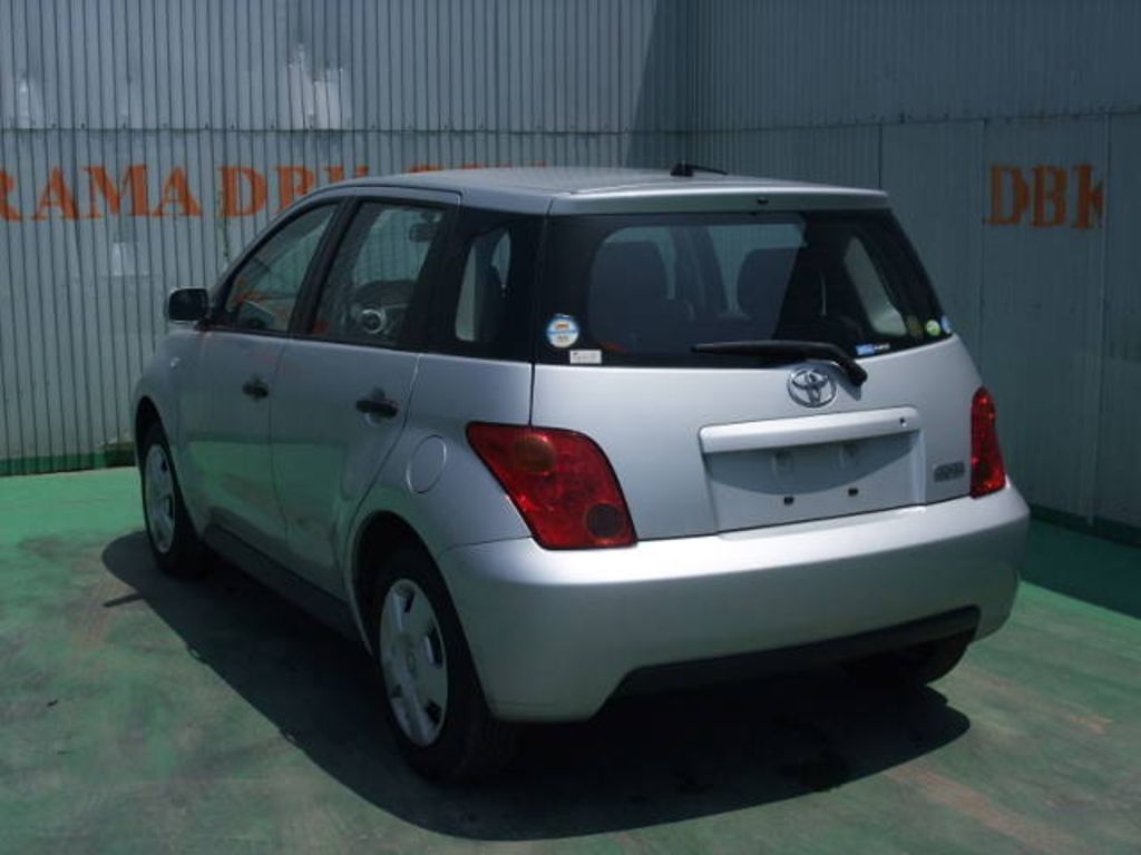 2004 Toyota ist