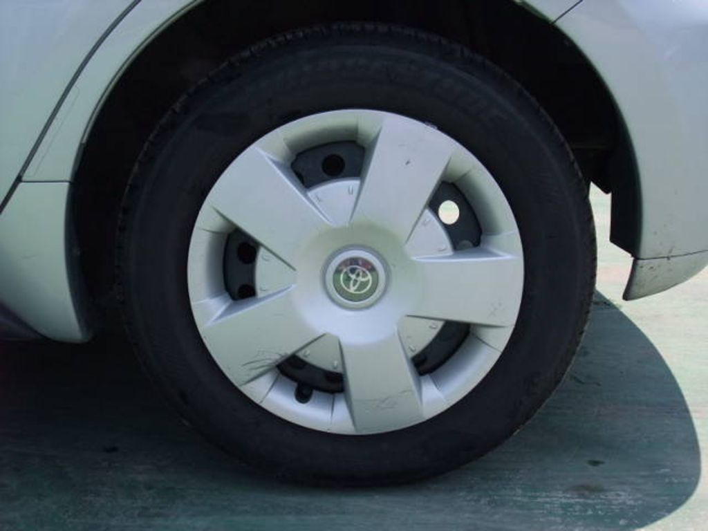 2004 Toyota ist