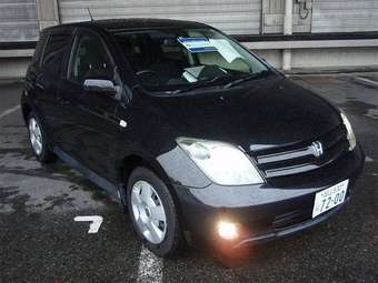 2004 Toyota ist