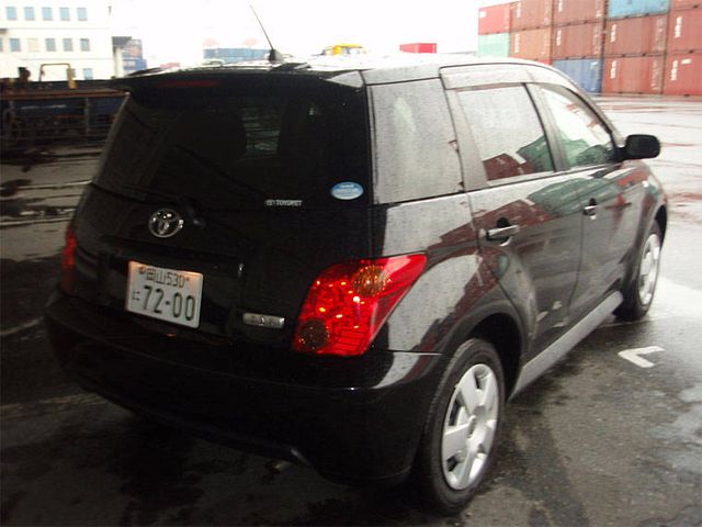 2004 Toyota ist