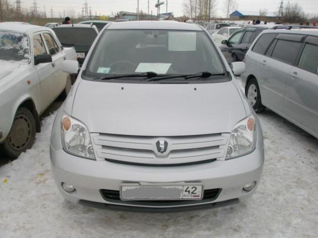 2004 Toyota ist