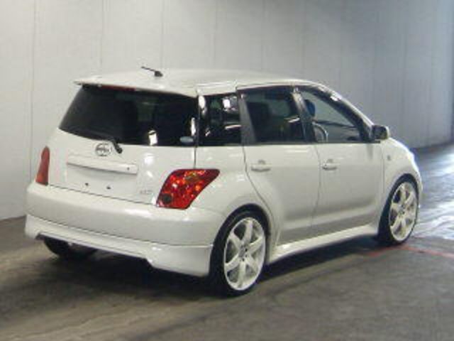 2004 Toyota ist