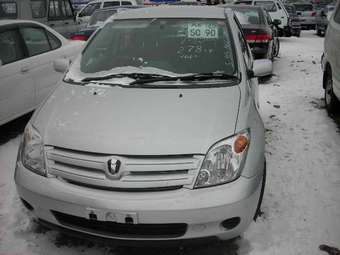 2004 Toyota ist
