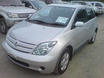 2004 Toyota ist