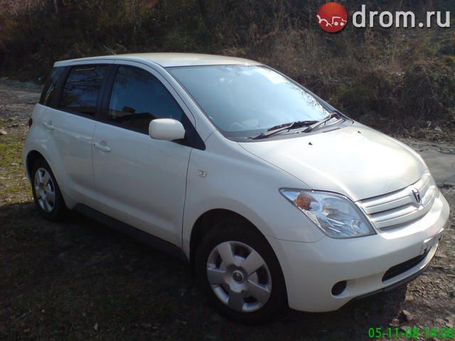 2004 Toyota ist