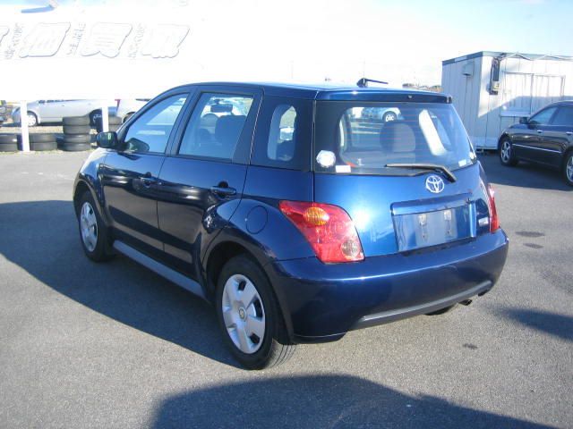 2004 Toyota ist