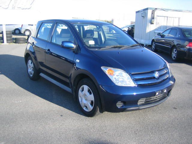 2004 Toyota ist