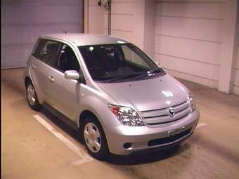 2004 Toyota ist