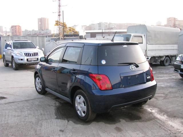 2004 Toyota ist