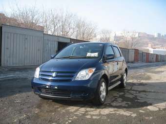 2004 Toyota ist