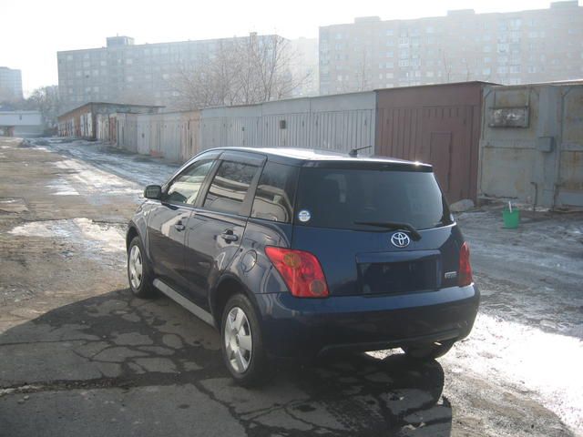 2004 Toyota ist