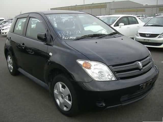 2004 Toyota ist