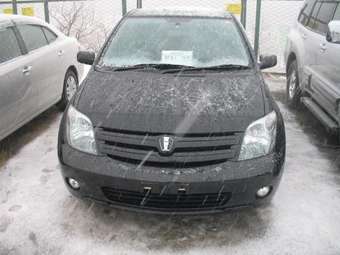 2004 Toyota ist