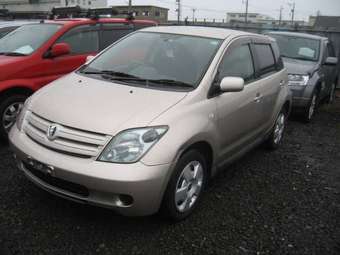2004 Toyota ist