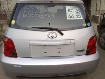 2004 Toyota ist