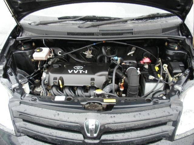 2004 Toyota ist