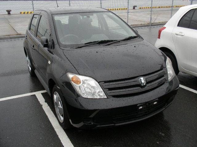 2004 Toyota ist