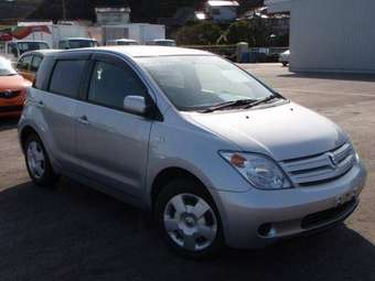 2004 Toyota ist